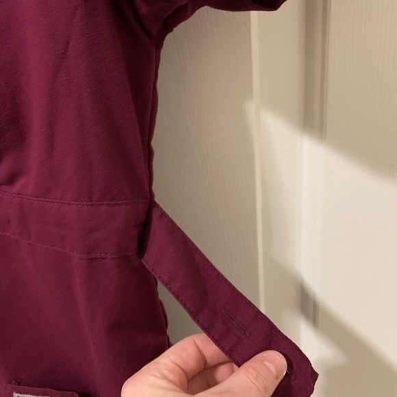 Greys anatomy scrub top - Picture 3 of 3